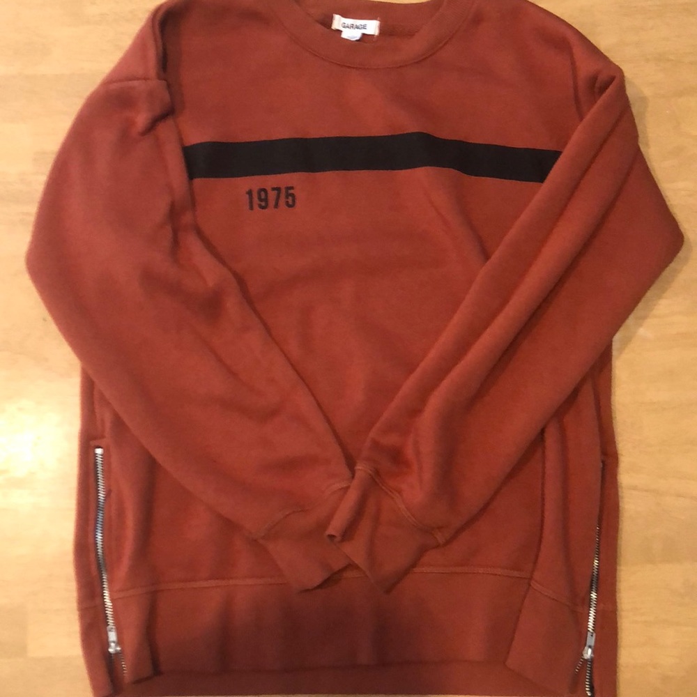 crew neck